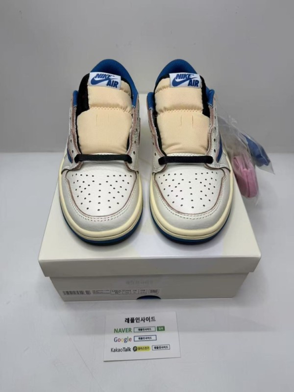 레플밀리터리블루조던 레플리카프라그먼트스캇 실사 이미지입니다. OG공장 하이퀄리티 레플로 밀리터리 블루 스웨이드와 리버스 스우시 디테일이 돋보입니다. 발렌시아가 트리플s와 나이키 덩크도 함께 구매 가능합니다. 롤렉스 GMT마스터 레플리카시계와 루이비통 포쉐트 레플가방도 준비되어 있습니다.