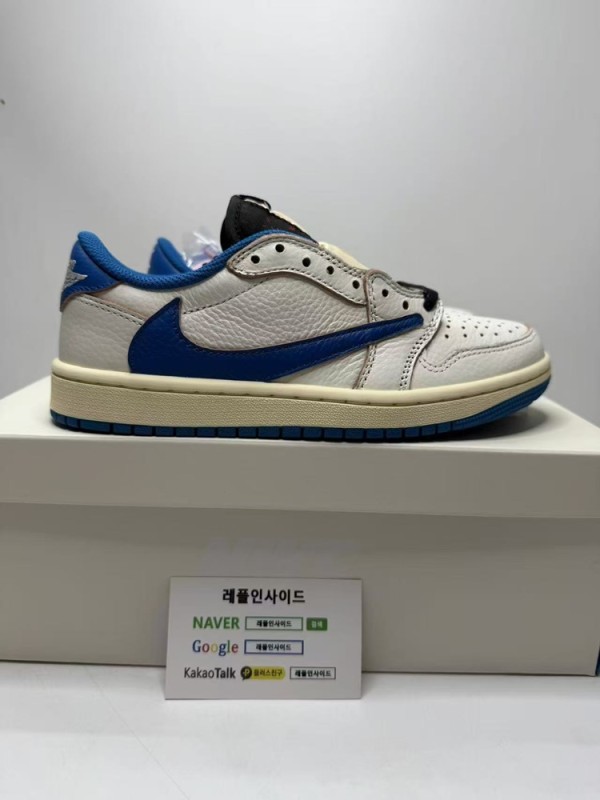 에어조던1 로우 밀리터리 블루 앞면 실사 LJR공장 정교한 스티칭과 스웨이드 디테일이 돋보입니다. 아디다스 젤리피쉬와 퍼렐 콜라보 모델도 보유중입니다. 파텍필립 아쿠아넛 시계와 디올 새들백도 하이퀄리티입니다.