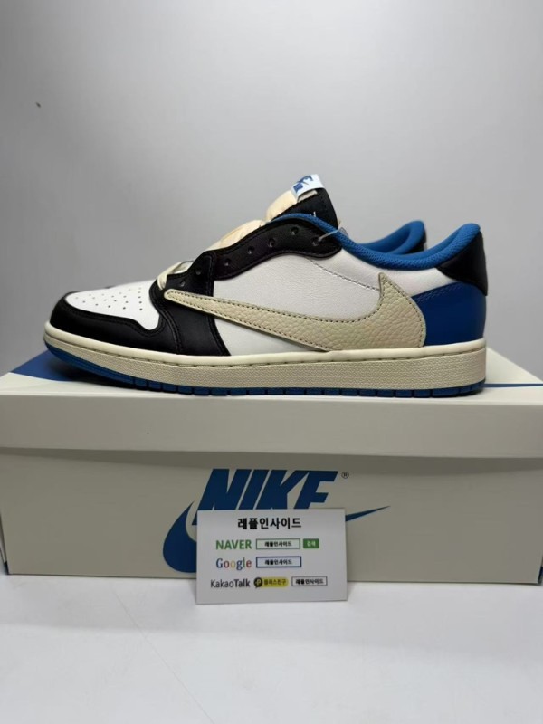 레플프라그먼트스캇화이트 레플리카트래비스스캇조던 측면 실사샷 PK공장 특유의 완성도 높은 스웨이드 질감을 보여줍니다. 프라그먼트스캇 유니버시티 레플과 스캇 올리브 레플리카도 인기입니다. 오메가 씨마스터 레플시계와 구찌 홀스빗 레플백도 함께 코디 가능합니다.