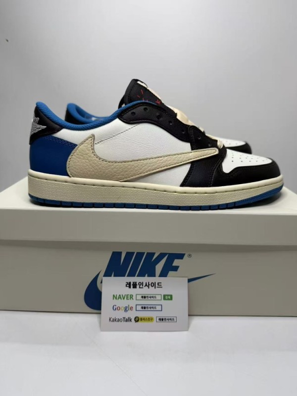 에어조던1 로우 화이트 블랙 앞면 실사 LJR공장 정교한 스티칭과 가죽 디테일이 돋보입니다. 아디다스 젤리피쉬와 퍼렐 콜라보 모델도 보유중입니다. 파텍필립 칼라트라바 시계와 디올 북토트 백도 하이퀄리티입니다.