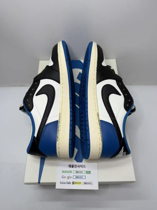 프라그먼트스캇 조던 텅 로고 실사 M공장 마감샷입니다. 나이키 에어포스 티파니앤코와 발렌시아가 3xl도 인기있습니다. 까르띠에 발롱블루 시계와 셀린느 벨트백도 있습니다.