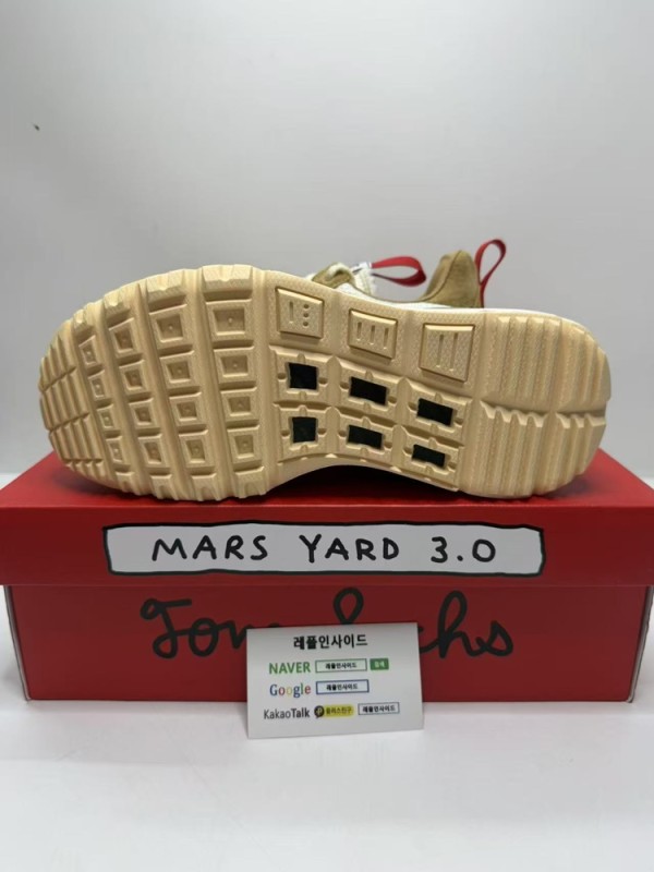 나이키 마스야드 바닥 아웃솔 실사 zh공장 독특한 트레드 패턴 디테일을 확인할 수 있습니다. 스캇 벨벳 브라운과 조던11도 준비됐습니다. IWC 포르투기저 시계와 생로랑 카바스 백도 준비되어 있습니다.