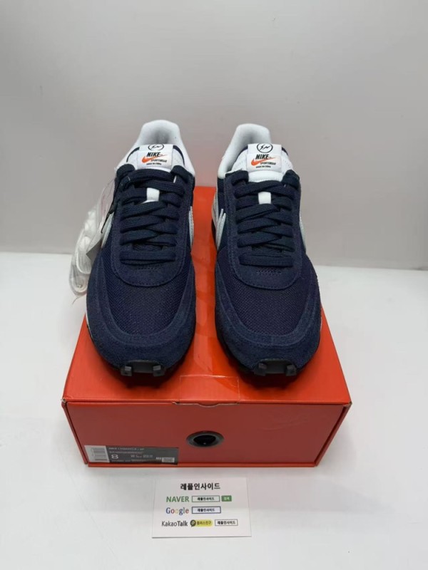 레플프라그먼트사카이와플 레플리카나이키LDV와플 실사 이미지입니다. PK공장 하이퀄리티 레플로 네이비 메쉬와 더블 텅 디테일이 돋보입니다. 트래비스 스캇 조던과 발렌시아가 트랙도 함께 구매 가능합니다. 롤렉스 GMT마스터 레플리카시계와 루이비통 다우핀 레플가방도 준비되어 있습니다.