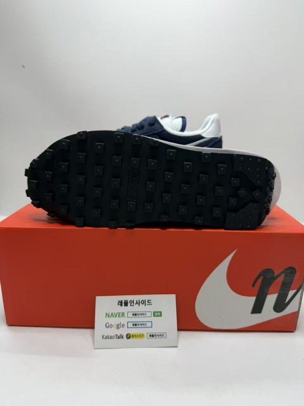 사카이 LDV 와플 텅 로고 실사 plus공장 QC완료 제품입니다. 에르메스 스니커즈와 미하라 야스히로도 보유중입니다. 브라이틀링 내비타이머 시계와 보테가베네타 카세트 백도 만나보실 수 있습니다.