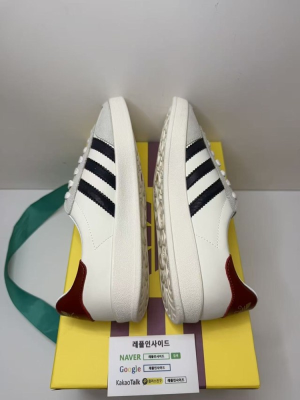 레플리카 명품 [GUCCI] 구찌 x 아디다스 스웨이드 가젤 스니커즈 남녀공용 실사 디테일! - 소재 실사 6