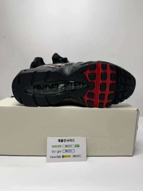 레플리카 명품 [NIKE] 나이키 에어맥스95 SP 언디피티드 블랙 IB4453-001 남녀공용 디테일 실사! - 로고 실사 5