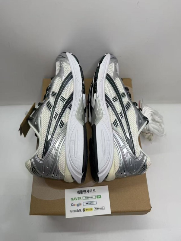 KITH x 아식스 힐 실사 M공장 마감샷입니다. 나이키 에어포스 티파니앤코와 발렌시아가 3xl도 인기있습니다. 까르띠에 산토스 시계와 셀린느 트라이엄프 백도 있습니다.