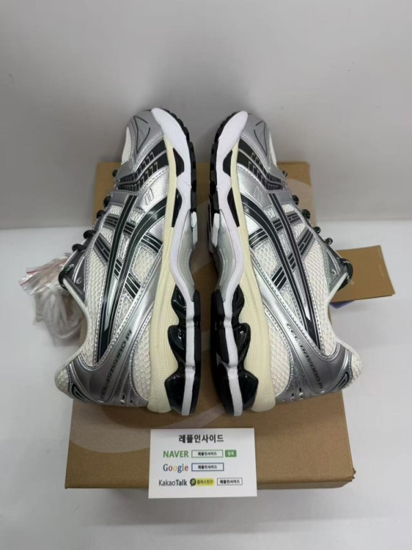 아식스 젤 카야노 14 크림 스카라브 전체 실사 top공장 완성도로 뉴발란스 992와 호카 오네오네도 판매중입니다. 오리스 애커스 시계와 마르니 트렁크 백도 구매 가능합니다.