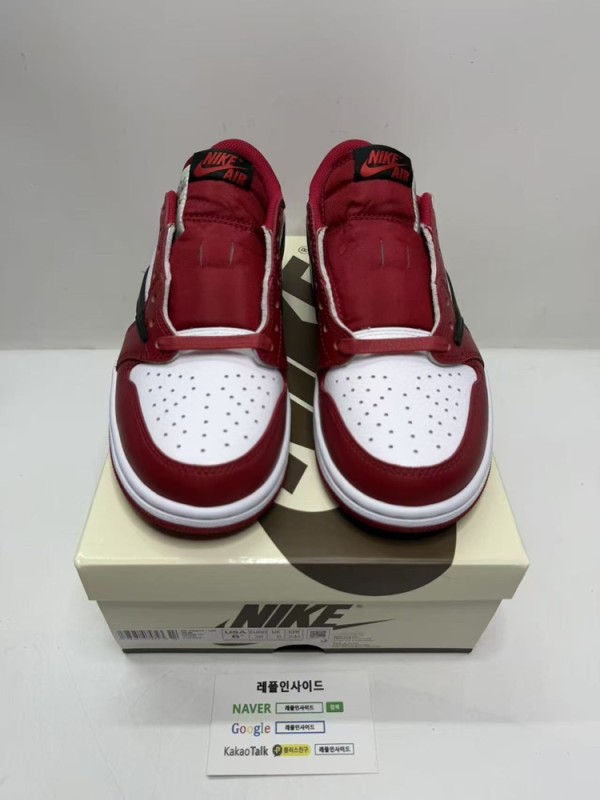 레플트래비스스캇시카고 레플리카조던1시카고 실사 이미지입니다. X공장 하이퀄리티 레플로 레드 오버레이와 리버스 스우시 디테일이 돋보입니다. 발렌시아가 트리플s와 나이키 덩크도 함께 구매 가능합니다. 롤렉스 GMT마스터 레플리카시계와 루이비통 포쉐트 레플가방도 준비되어 있습니다.