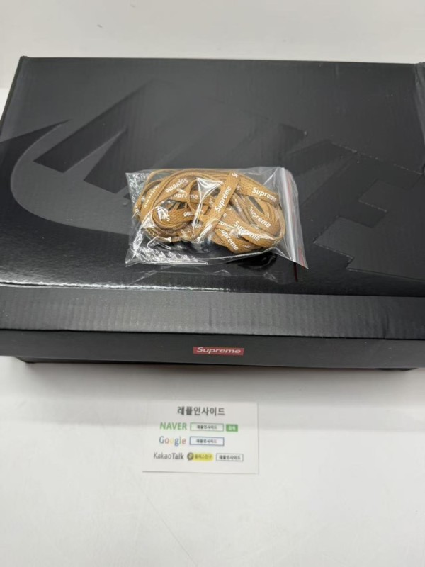 나이키 x 슈프림 에어포스1 로우 전체 실사 top공장 완성도로 뉴발란스 992와 호카 오네오네도 판매중입니다. 오리스 애커스 시계와 마르니 트렁크 백도 구매 가능합니다.