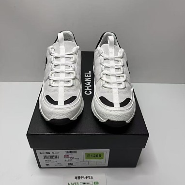 [CHANEL] 샤넬 CC로고 스웨이드 가죽 스니커즈 여성용 실사 디테일! 실사