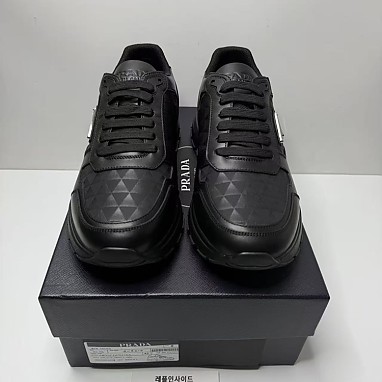 [PRADA] 프라다 프랙스 스니커즈 남성용 실사 디테일! 실사