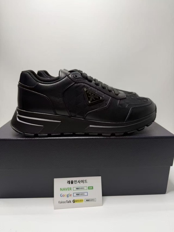 레플리카 명품 [PRADA] 프라다 프랙스 스니커즈 남성용 실사 디테일! - 뒷면 실사 3
