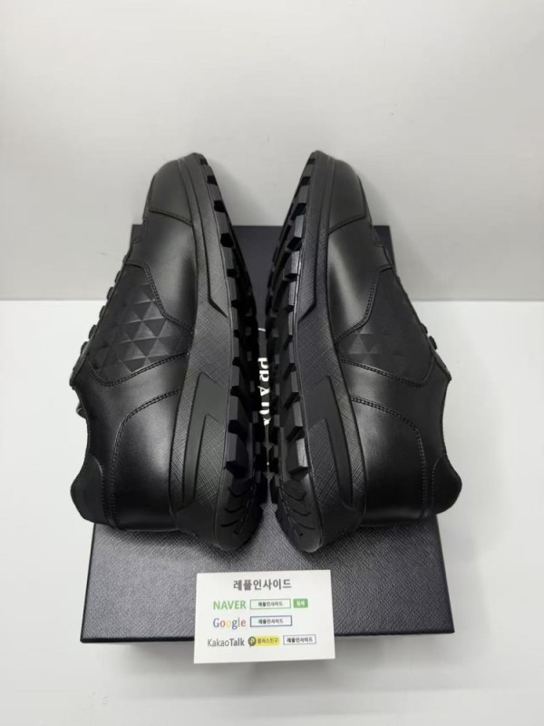 레플리카 명품 [PRADA] 프라다 프랙스 스니커즈 남성용 실사 디테일! - 로고 실사 5