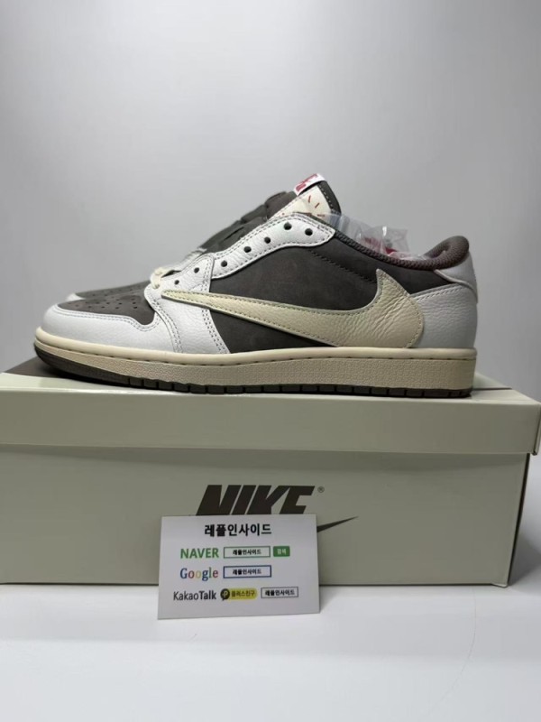 레플리카 명품 [AIR JORDAN] 트래비스 스캇 x 에어조던1 로우 리버스 모카 DM7866-162 남녀공용 (OG공장) 실사 디테일 - 옆면 실사 2