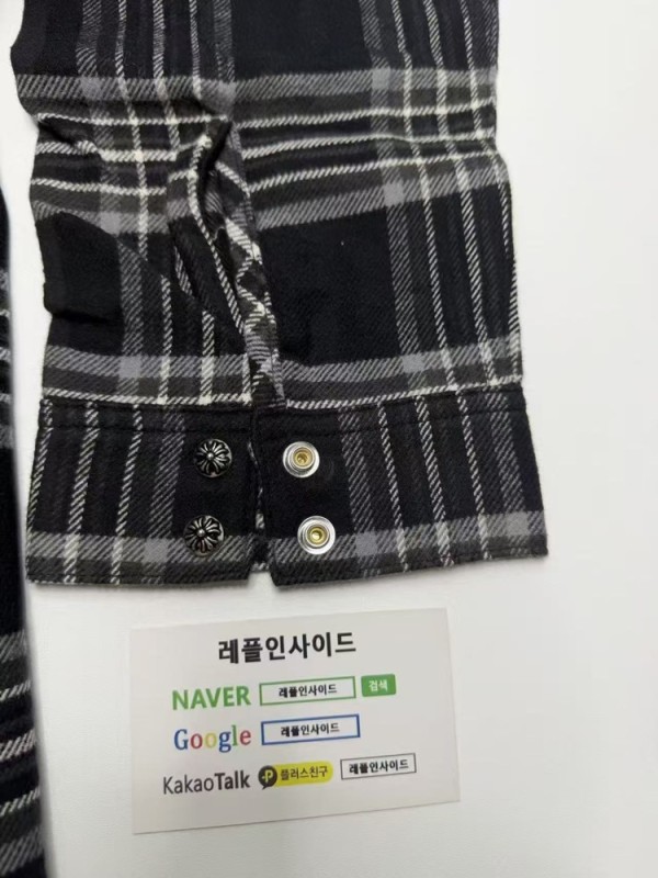 크롬하츠 남녀공용 체크 셔츠 전체 실사 top공장 완성도로 뉴발란스 992와 호카 오네오네도 판매중입니다. 오리스 애커스 시계와 마르니 트렁크 백도 구매 가능합니다.