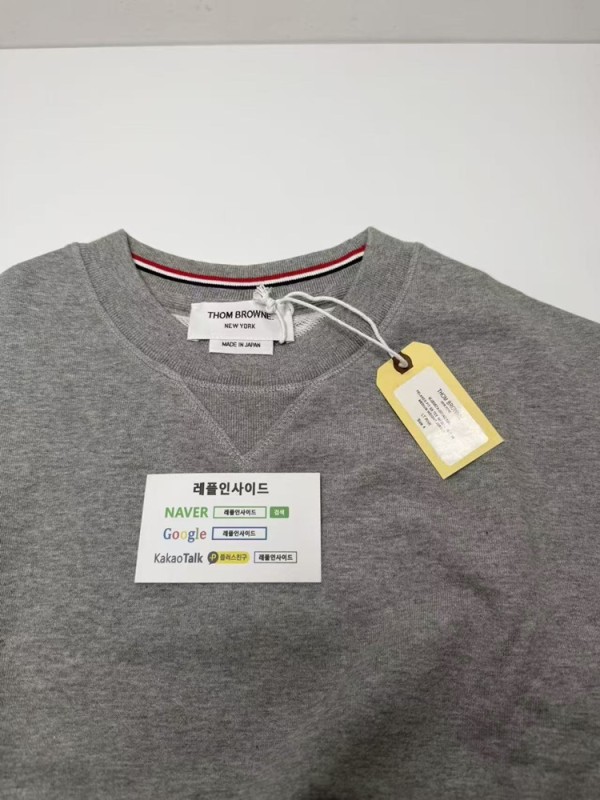 레플리카 명품 [Thom Browne] 톰브라운 포바 클래식 퓨어 코튼 라운드넥 맨투맨 실사 디테일! - 옆면 실사 2