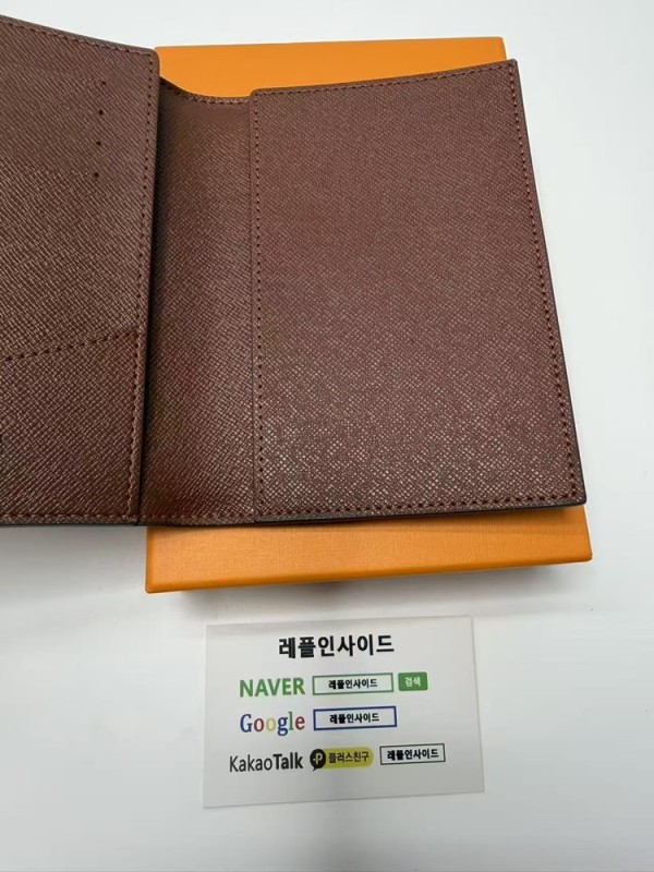 레플리카 명품 [LOUIS VUITTON] 루이비통 카드 지갑 디테일 실사! - 디테일 실사 4