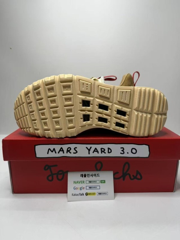 나이키 마스야드 바닥 아웃솔 실사 zh공장 독특한 트레드 패턴 디테일을 확인할 수 있습니다. 스캇 벨벳 브라운과 조던11도 준비됐습니다. IWC 포르투기저 시계와 생로랑 카바스 백도 준비되어 있습니다.