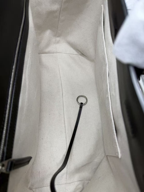 레플리카 명품 [BOTTEGA VENETA] 보테가 베네타 안디아모 보이저 827066 디테일 실사! - 상세 이미지 10 실사 10