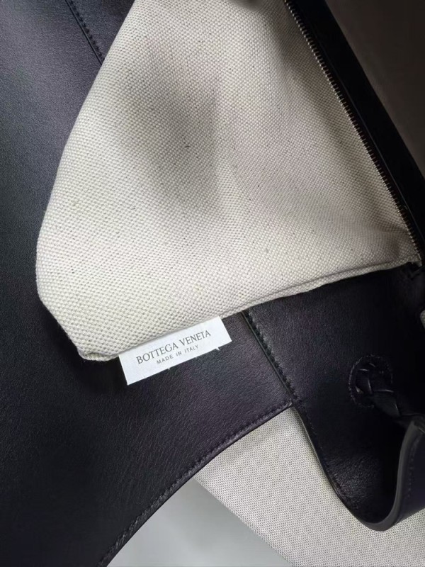 레플리카 명품 [BOTTEGA VENETA] 보테가 베네타 안디아모 보이저 827066 디테일 실사! - 상세 이미지 11 실사 11