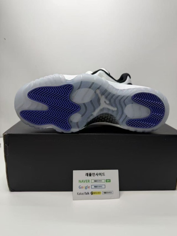 레플리카 명품 [AIR JORDAN] 에어조던11 레트로 로우 콩코드 528895-153 남녀공용 (X공장) 디테일 실사! - 로고 실사 5