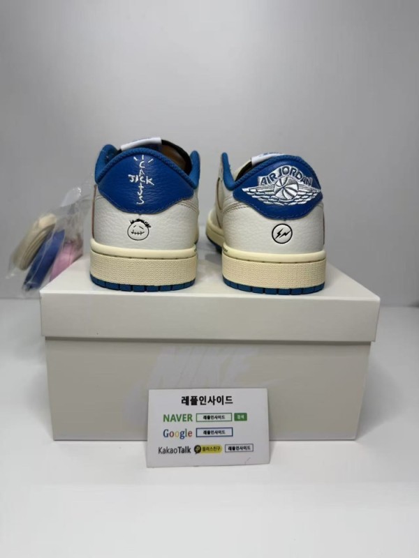 레플리카 명품 [AIR JORDAN] 트래비스 스캇 x 프라그먼트 x 에어조던1 로우 밀리터리 블루 DM7866-104 남녀공용 (OG공장) 디테일 실사! - 로고 실사 5
