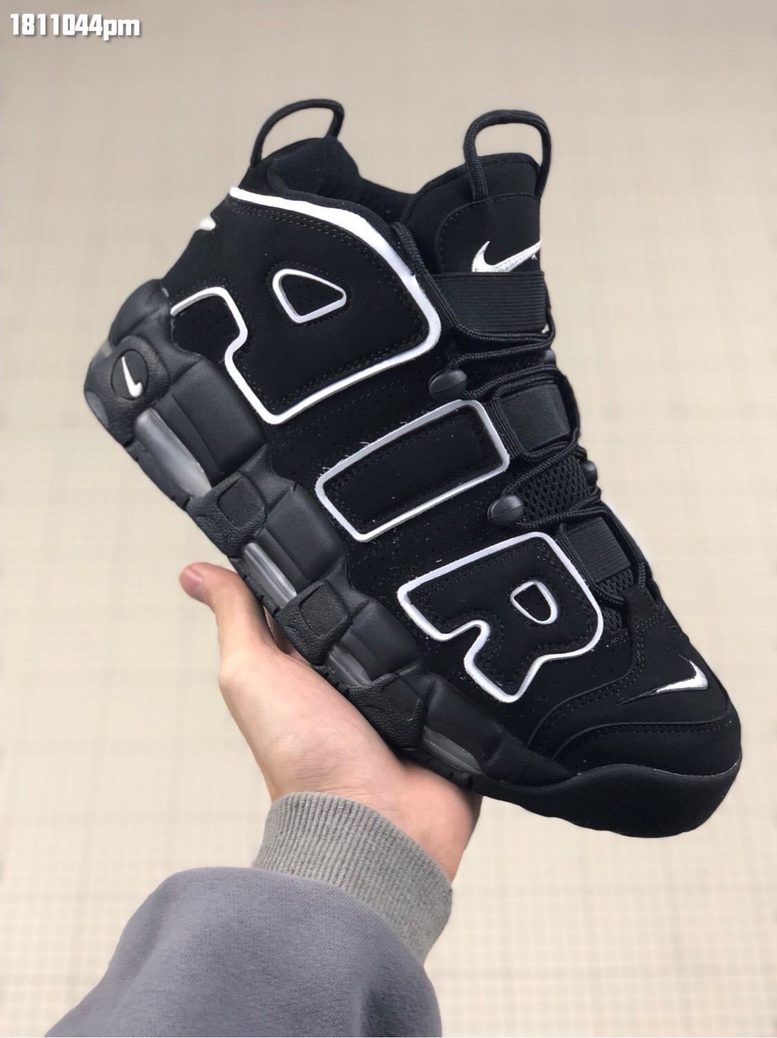 [NIKE] 나이키 에어 모어 업템포 검흰 414962-002 남녀공용