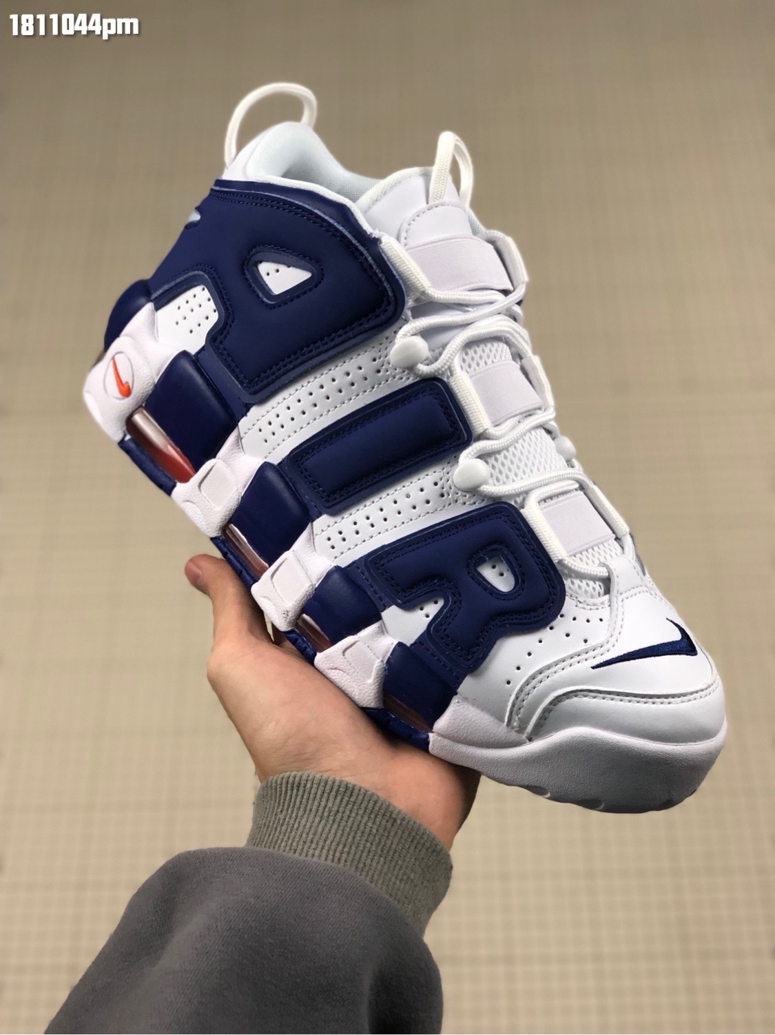 [NIKE] 나이키 에어 모어 업템포96 뉴욕닉스 921948-101 남녀공용