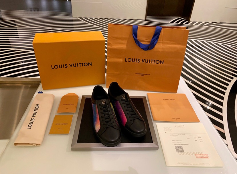 [LOUIS VUITTON] 19FW 루이비통 룩셈부르크 카멜레온 블랙 스니커즈 남성용