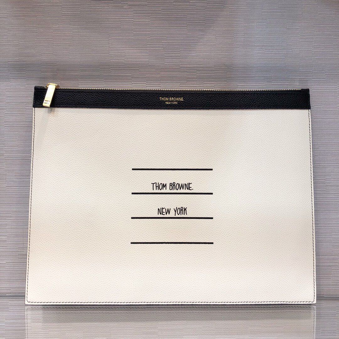 [Thom Browne] 톰브라운 19SS 페이퍼 라벨 클러치백 미듐