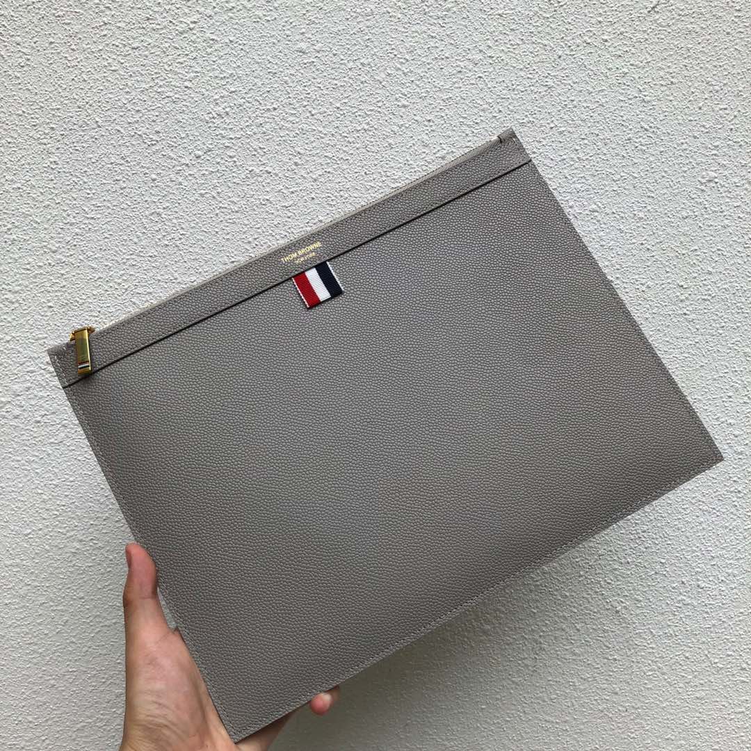 [Thom Browne] 톰브라운 페블 클러치 그레이 미듐