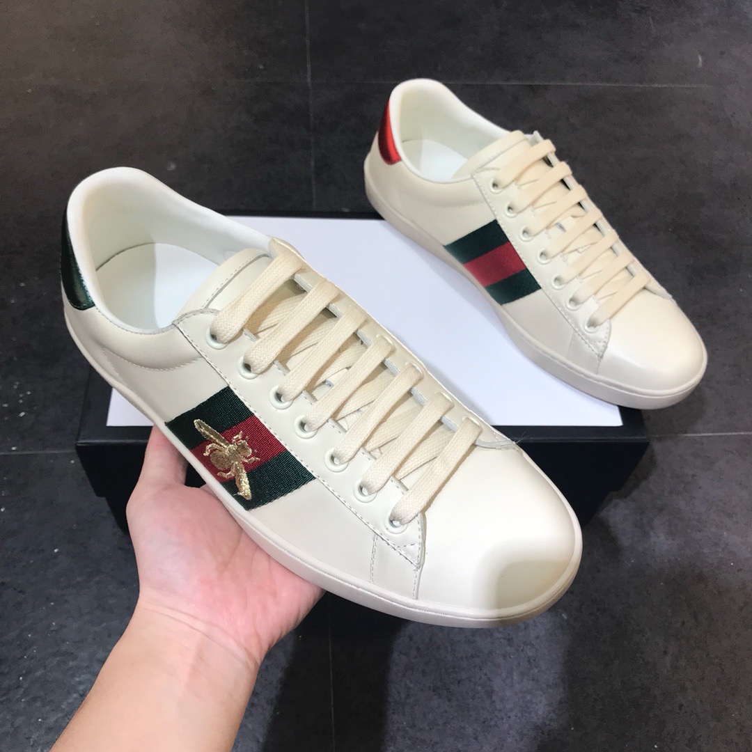 [GUCCI] 19FW 구찌 에이스 꿀벌 자수 베이지 스니커즈 남성용