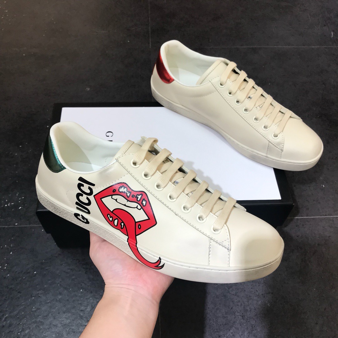 [GUCCI] 19FW 구찌 에이스 입술 베이지 스니커즈 남성용