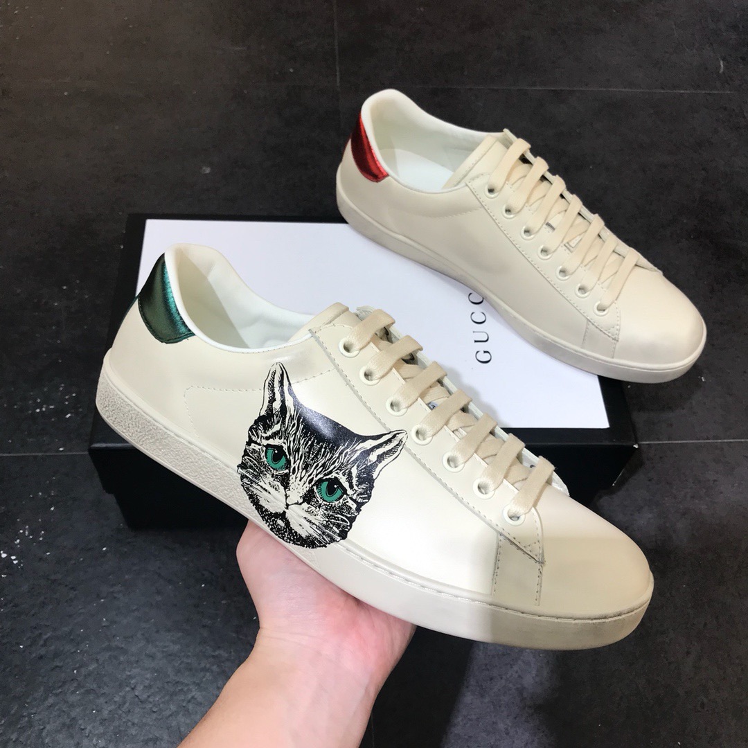 [GUCCI] 19FW 구찌 에이스 캣 프린트 베이지 스니커즈 남성용