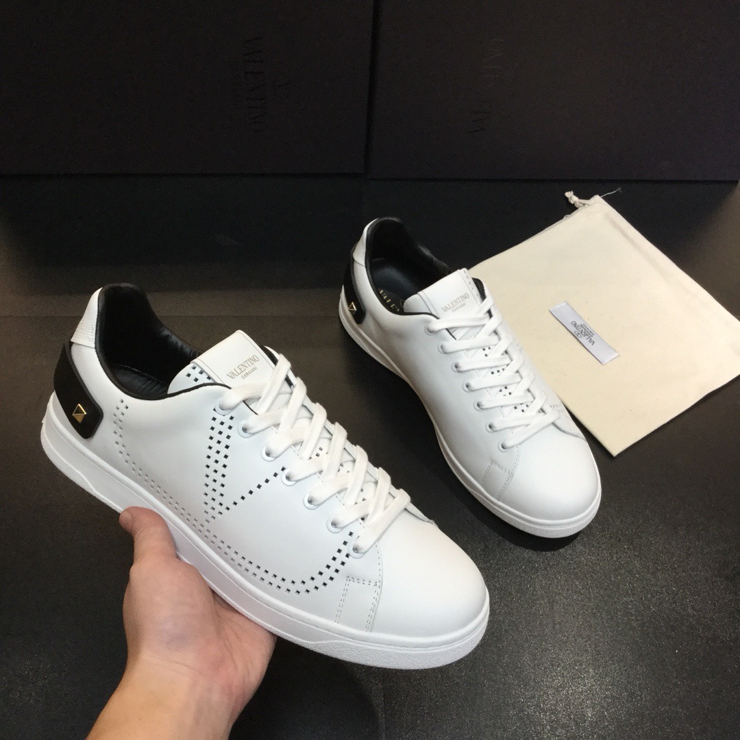 [VALENTINO] 발렌티노 19FW 펀칭 V로고 화이트 블랙 남성용