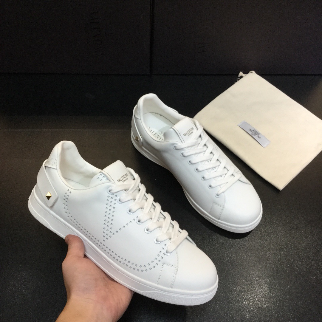 [VALENTINO] 발렌티노 19FW 펀칭 V로고 트리플 화이트 남성용