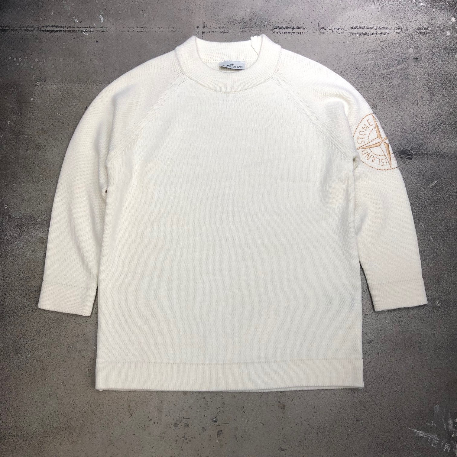 [STONE ISLAND] 19FW 스톤 아일랜드 자수 목 니트 화이트