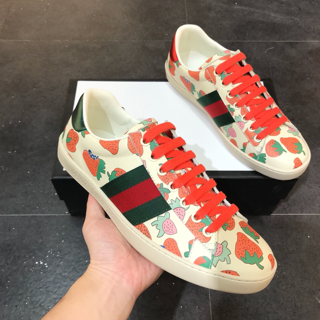 [GUCCI] 구찌 에이스 딸기 프린트 스니커즈 387993 남녀공용