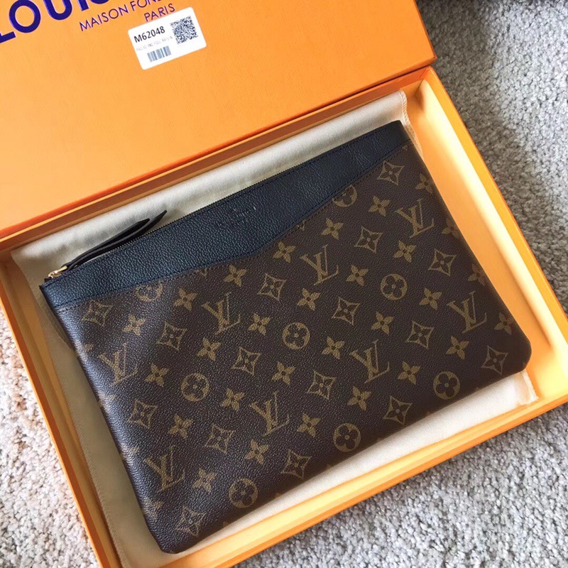 [LOUIS VUITTON] 루이비통 데일리 파우치 블랙 클러치 백 M62048
