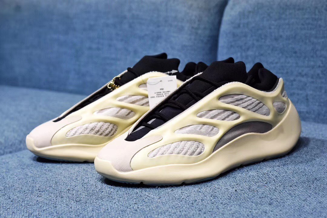 [ADIDAS] 아디다스 X 이지부스트 700 V3 아자엘 AZAEL FW4980 남성용 (H12공장)