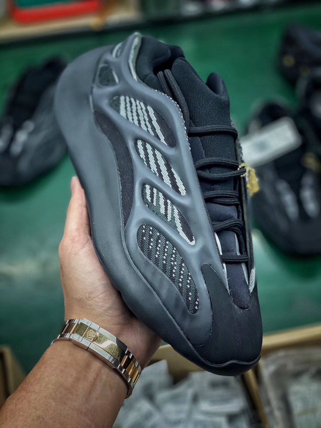 [ADIDAS] 아디다스 X 이지부스트 700 V3 알바 ALVAH H67799 남녀공용 (H12공장)