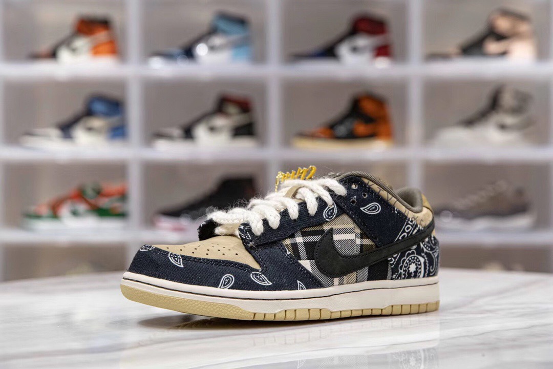 [NIKE] 나이키 트래비스 스캇 x SB 덩크 로우 PRM QS 캑터스 잭 CT5053-001 남녀공용 (H12공장)