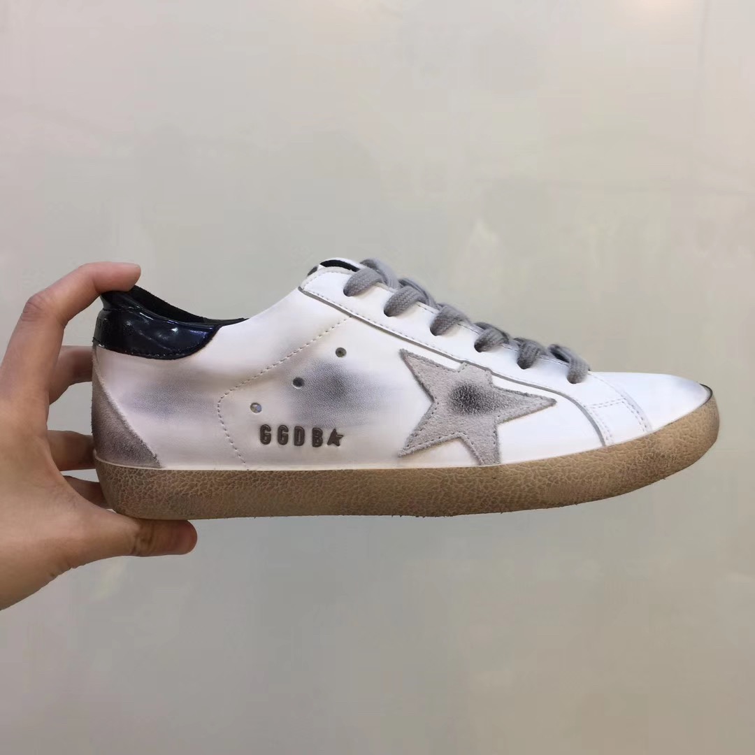 [GOLDEN GOOSE] 슈퍼스타 골든구스 화이트 유광 블랙탭 스니커즈 남녀공용