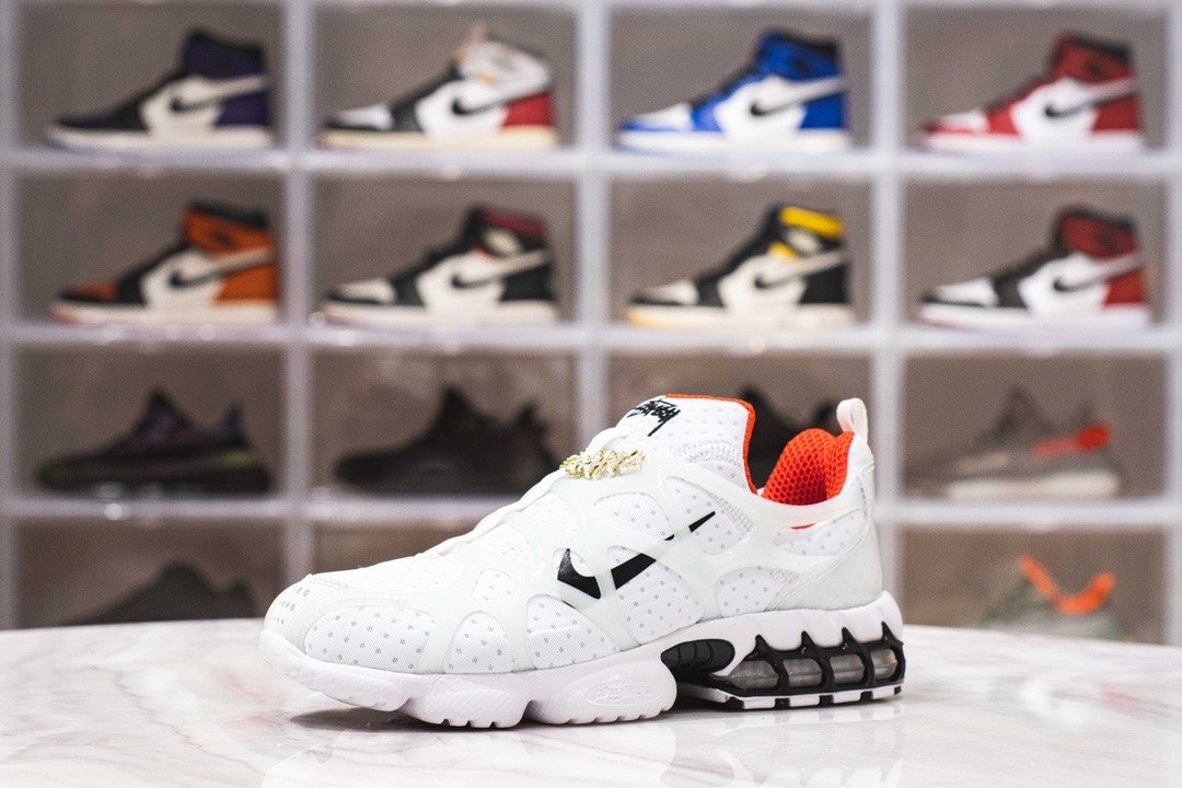 [NIKE] 나이키 X 스투시 에어 줌 스피리돈 케이지kk 화이트 CJ9918-100 남녀공용 (H12공장)