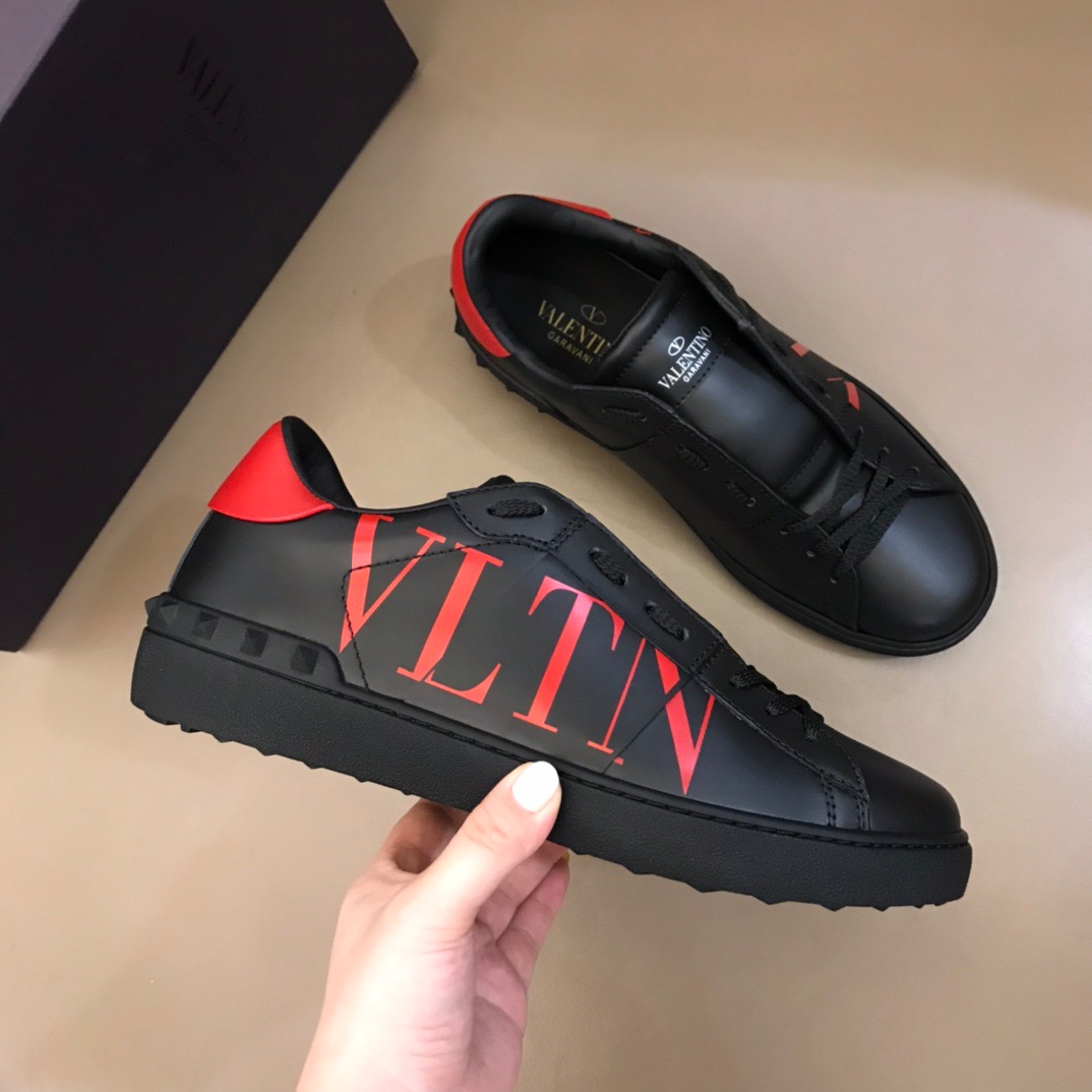 [VALENTINO] 20SS 발렌티노 락스터드 VLTN 로고 프린트 블랙/레드 스니커즈 남성용