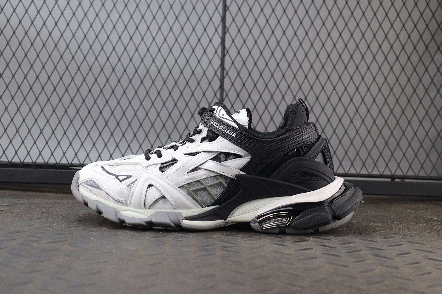 [BALENCIAGA] 20SS 발렌시아가 트랙2 트레이너 화이트/블랙 남녀공용 (OK공장)