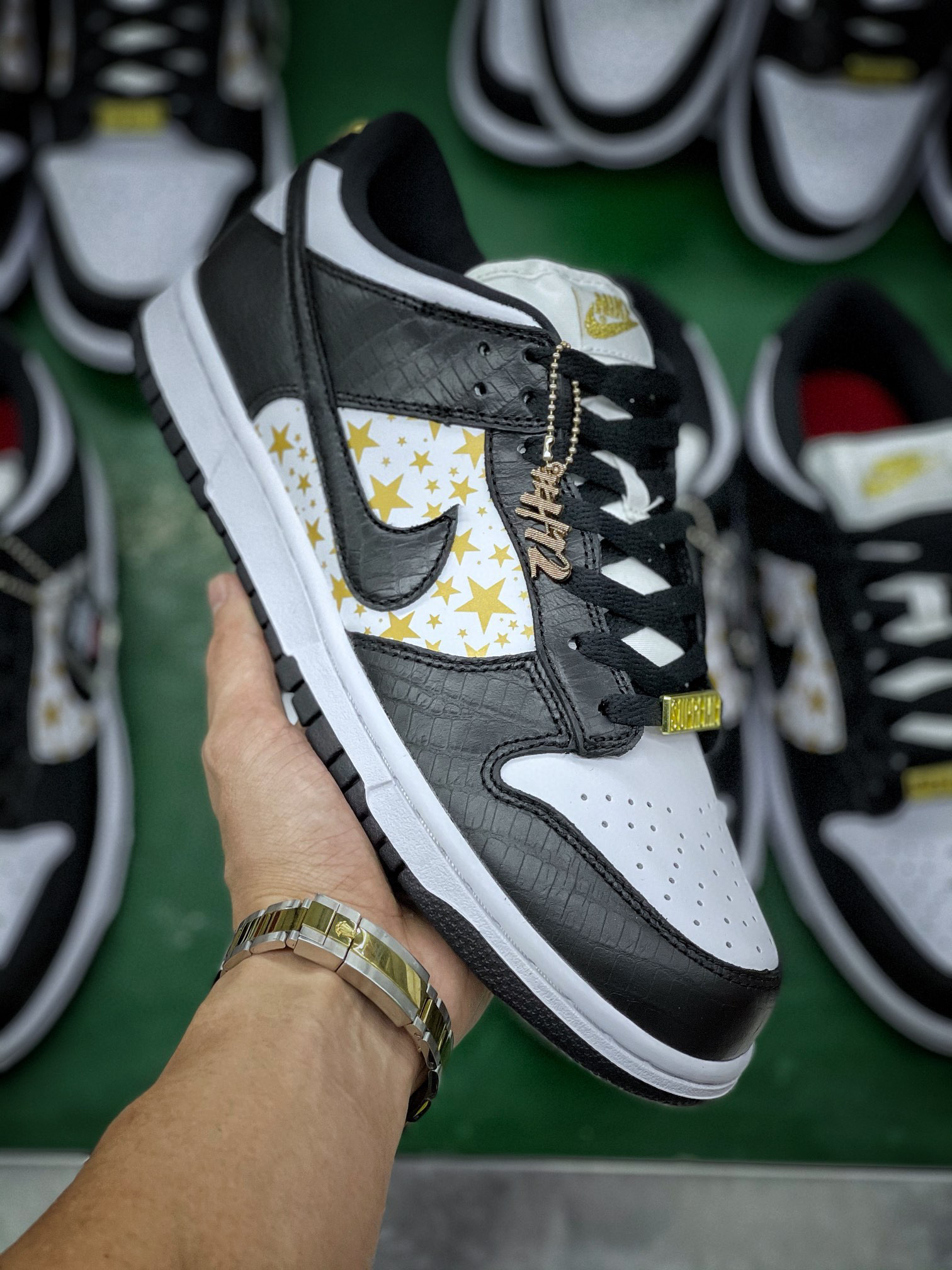 [NIKE] 슈프림 x 나이키 SB 덩크 로우 블랙스타 DH3228-102 남녀공용 (H12공장)