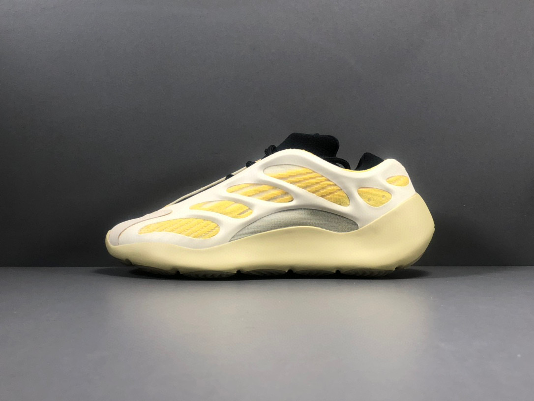 [ADIDAS] 아디다스 X 이지부스트 700 V3 사플라워 Safflower G54853 남녀공용 (OG공장)