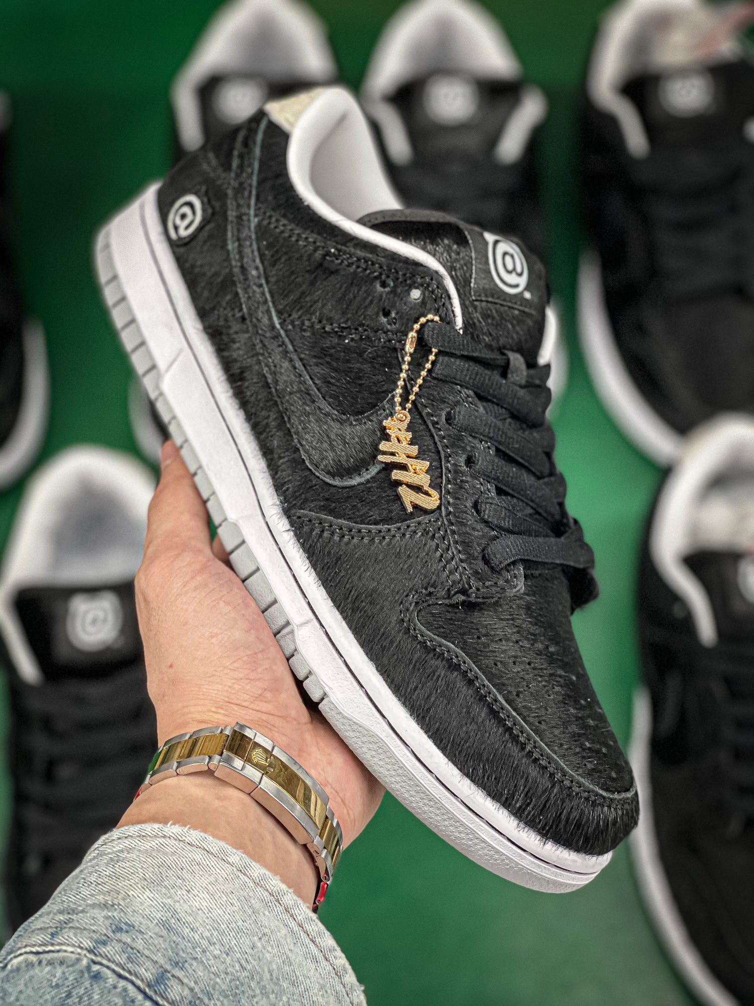 [NIKE] 메디콤 토이 x 나이키 덩크로우 SB 베어브릭 CZ5127-001 남녀공용 (H12공장)